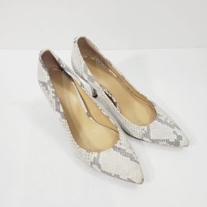 Michale kors Python  classic  low  heel pumps size 8 M